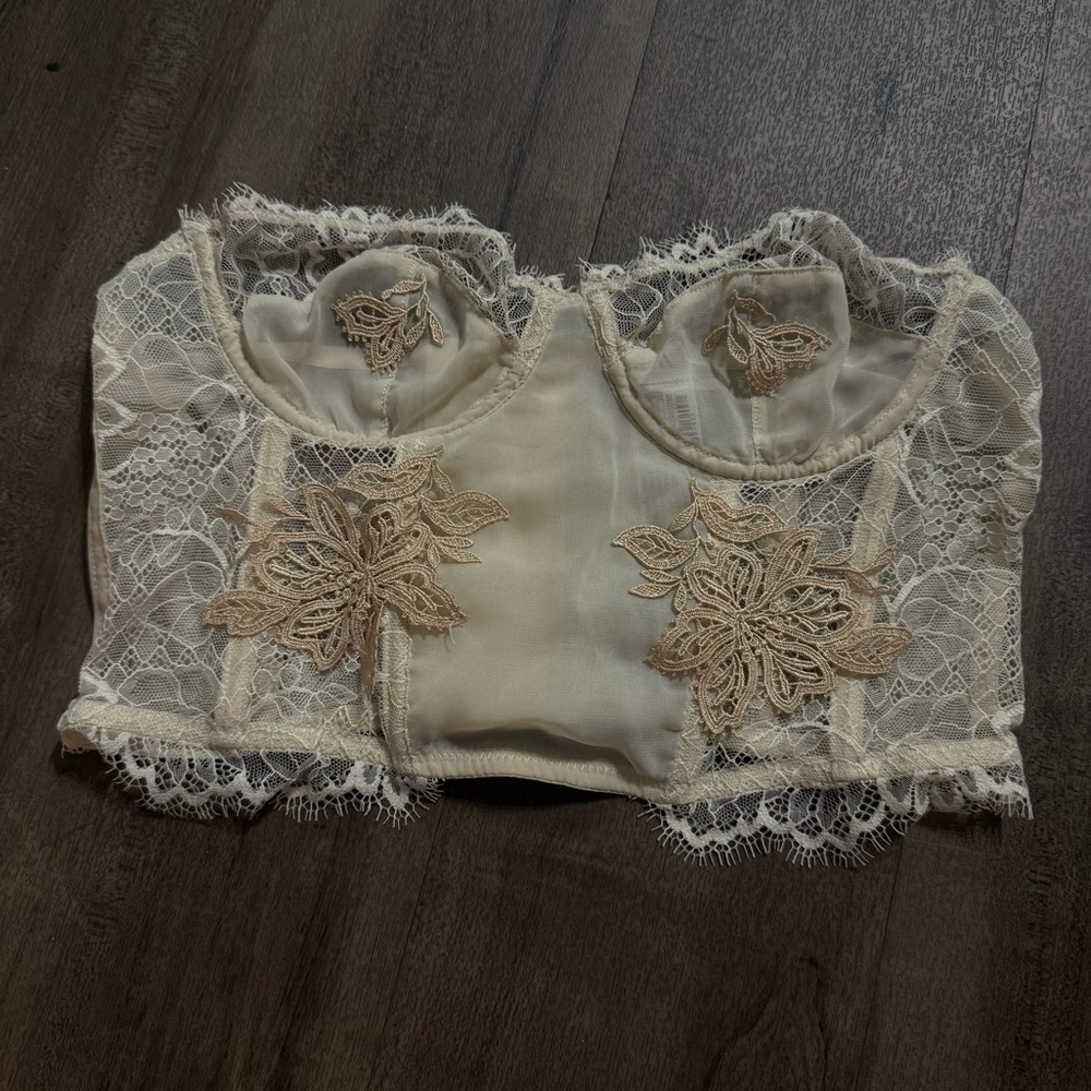 NWOT ZARA EMBROIDERED BEIGE LACE CORSET TOP